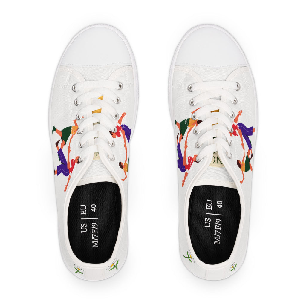 Dancing Couple Illustration Women's Low Top Sneakers | Floral Accent